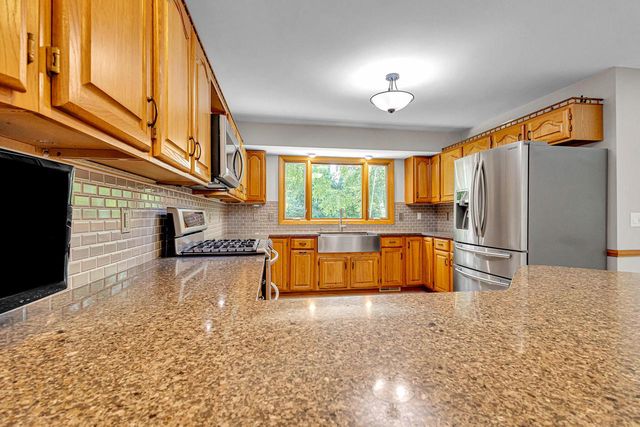 2311 W Kenboern DRIVE, Glendale, WI 53209