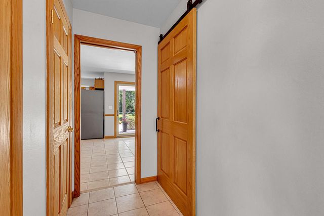 2311 W Kenboern DRIVE, Glendale, WI 53209