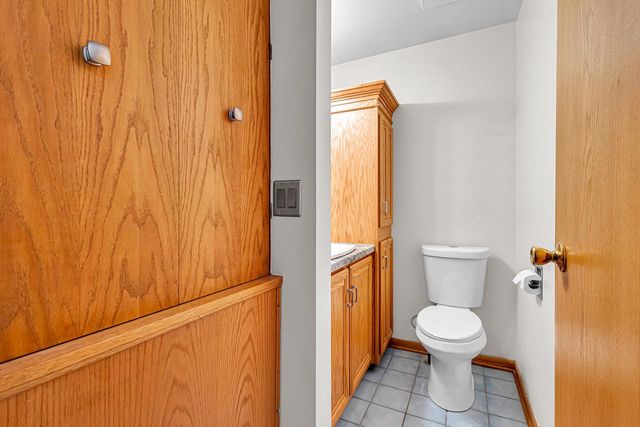 2311 W Kenboern DRIVE, Glendale, WI 53209
