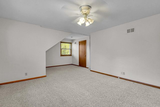 2311 W Kenboern DRIVE, Glendale, WI 53209