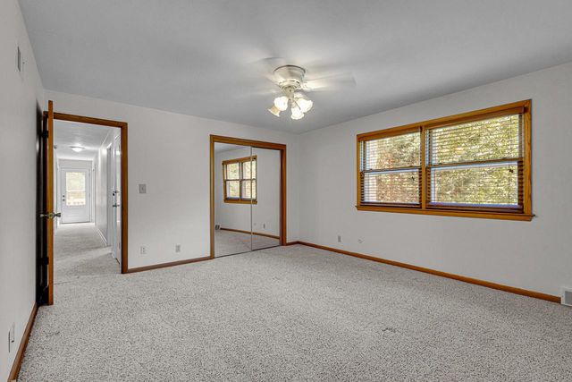 2311 W Kenboern DRIVE, Glendale, WI 53209
