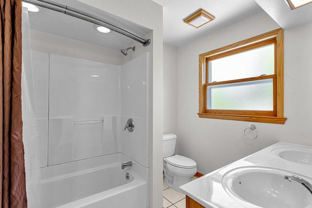 2311 W Kenboern DRIVE, Glendale, WI 53209
