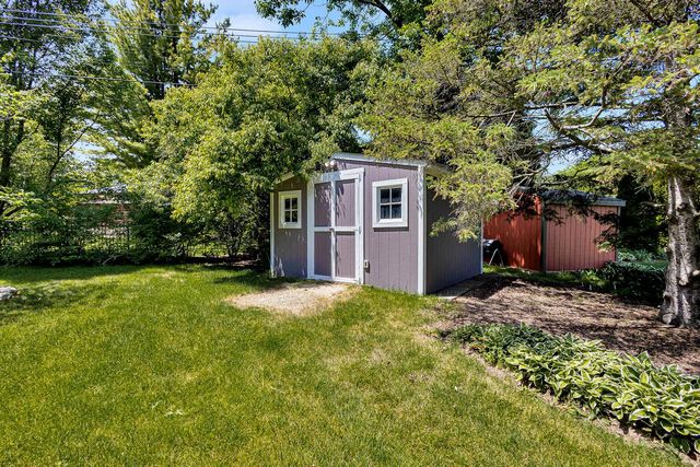 2311 W Kenboern DRIVE, Glendale, WI 53209