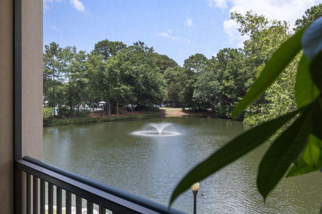 1479 Long Grove Drive 204, Mount Pleasant, SC 29464