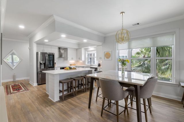 1479 Long Grove Drive 204, Mount Pleasant, SC 29464