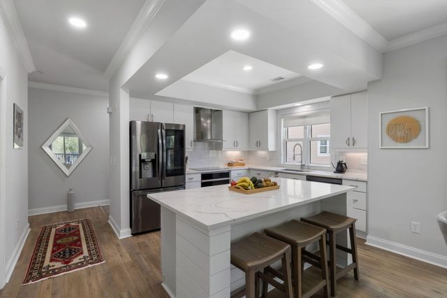1479 Long Grove Drive 204, Mount Pleasant, SC 29464