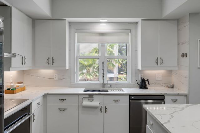 1479 Long Grove Drive 204, Mount Pleasant, SC 29464