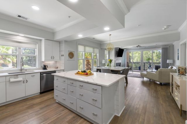 1479 Long Grove Drive 204, Mount Pleasant, SC 29464