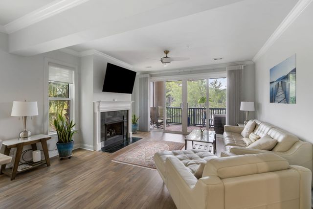1479 Long Grove Drive 204, Mount Pleasant, SC 29464