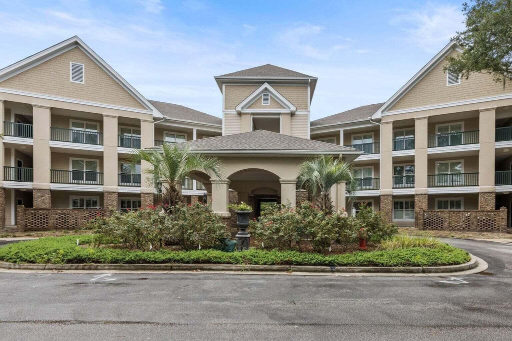 1479 Long Grove Drive 204, Mount Pleasant, SC 29464