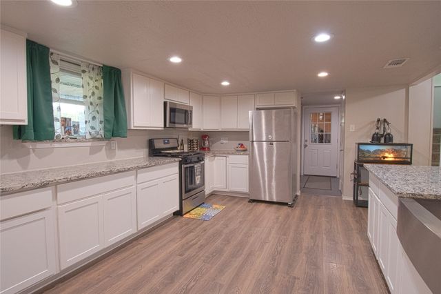 124 Freese Drive, Sanger, TX 76266