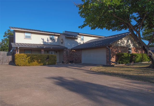 124 Freese Drive, Sanger, TX 76266