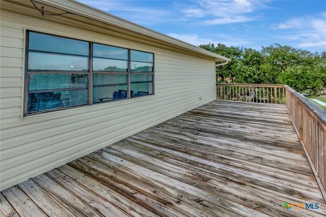 1106 W Jefferson Avenue, Port O'connor, TX 77982