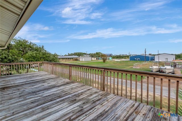 1106 W Jefferson Avenue, Port O'connor, TX 77982