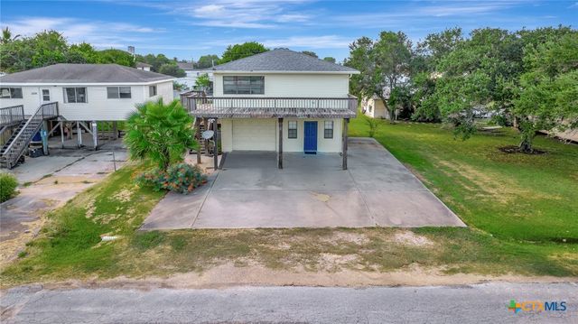 1106 W Jefferson Avenue, Port O'connor, TX 77982