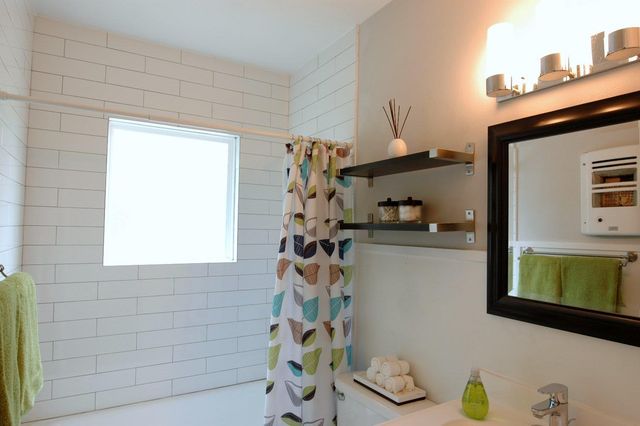 409 W Croslin ST, Austin, TX 78752