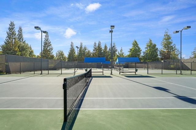 1316 Maple Valley St, Manteca, CA 95336