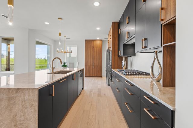 1432 Canada Drive, Dallas, TX 75212
