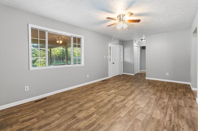3572 Echo Valley Road, Lily, KY 40740