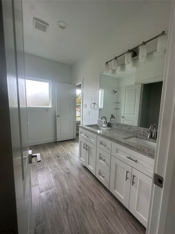 1314 Diceman Avenue, Dallas, TX 75203