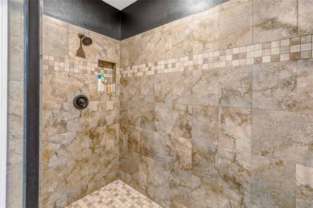 6812 S KISSIMMEE STREET, Tampa, FL 33616