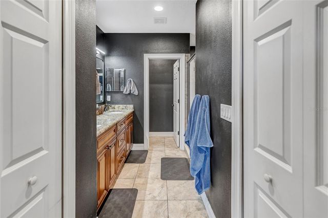 6812 S KISSIMMEE STREET, Tampa, FL 33616