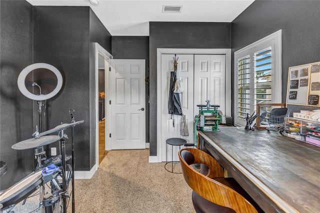 6812 S KISSIMMEE STREET, Tampa, FL 33616