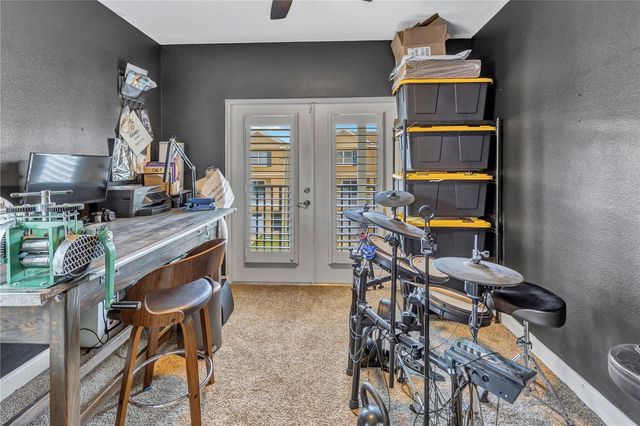6812 S KISSIMMEE STREET, Tampa, FL 33616
