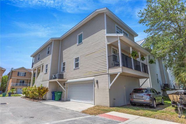 6812 S KISSIMMEE STREET, Tampa, FL 33616