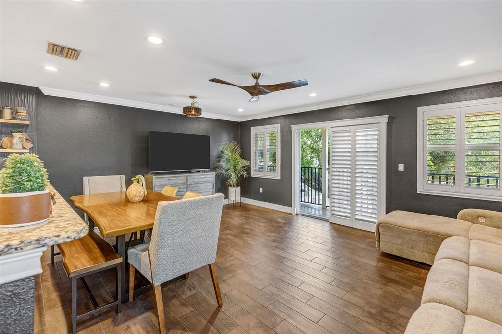 Image 15 of property listing at 6812 S KISSIMMEE STREET, Tampa, FL 33616