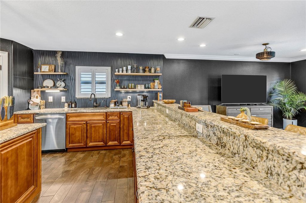 Image 10 of property listing at 6812 S KISSIMMEE STREET, Tampa, FL 33616
