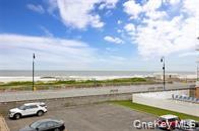 750 Broadway W 3M, Long Beach, NY 11561