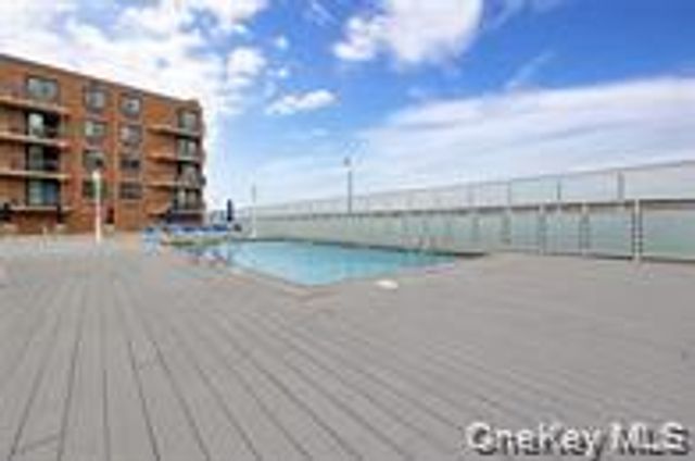 750 Broadway W 3M, Long Beach, NY 11561