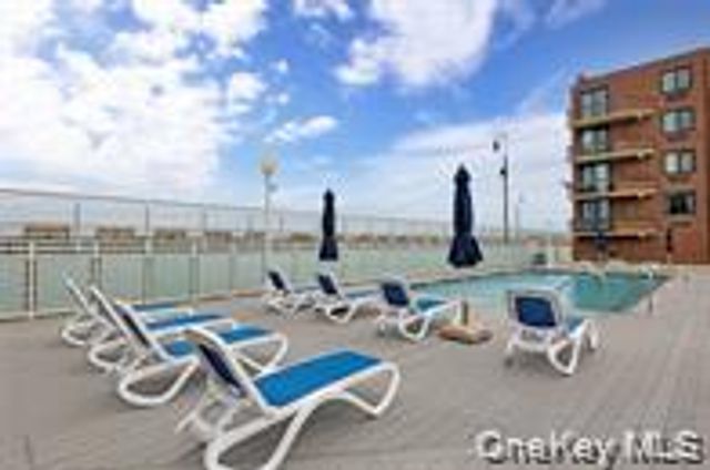 750 Broadway W 3M, Long Beach, NY 11561