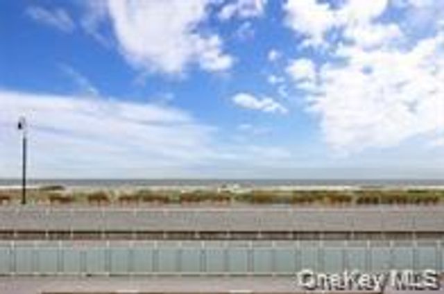 750 Broadway W 3M, Long Beach, NY 11561
