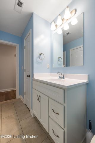 6713 Eagle Wood Dr, Louisville, KY 40272