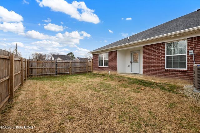 6713 Eagle Wood Dr, Louisville, KY 40272