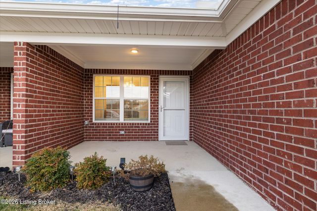 6713 Eagle Wood Dr, Louisville, KY 40272