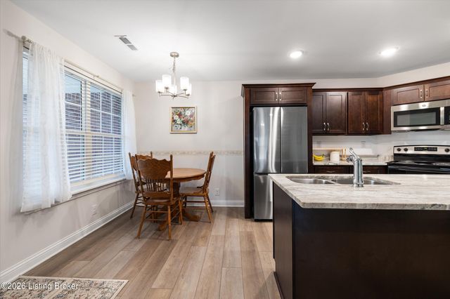 6713 Eagle Wood Dr, Louisville, KY 40272