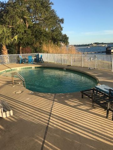 1409 W Highway 98, UNIT 103, Mary Esther, FL 32569