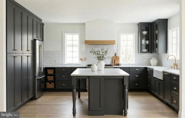 25 W WYATT AVE, Alexandria, VA 22301