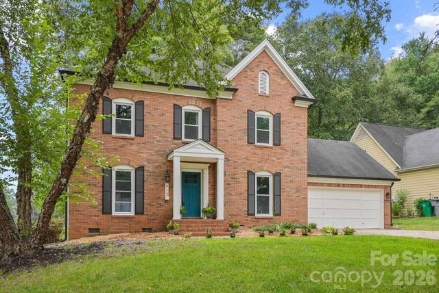 612 Grays Creek Lane, Charlotte, NC 28214