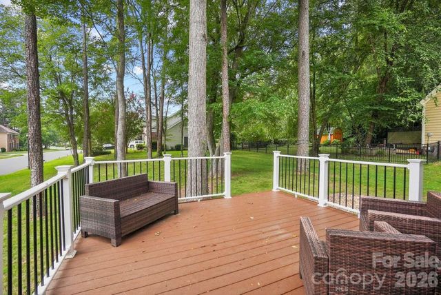 612 Grays Creek Lane, Charlotte, NC 28214
