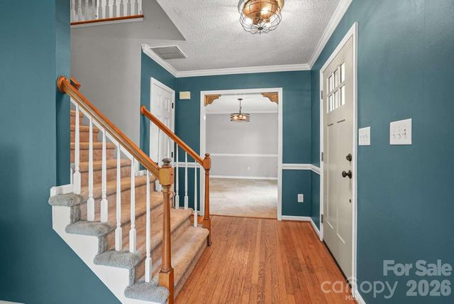 612 Grays Creek Lane, Charlotte, NC 28214