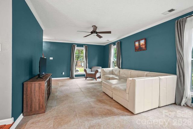 612 Grays Creek Lane, Charlotte, NC 28214