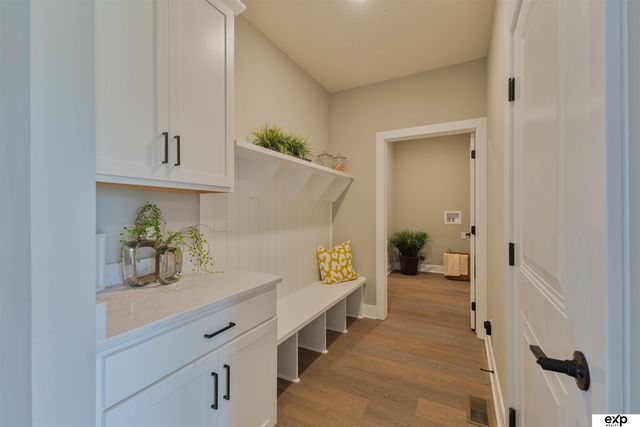 17515 Greenleaf Drive, Omaha, NE 68136