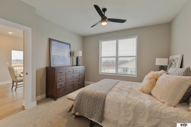 17515 Greenleaf Drive, Omaha, NE 68136