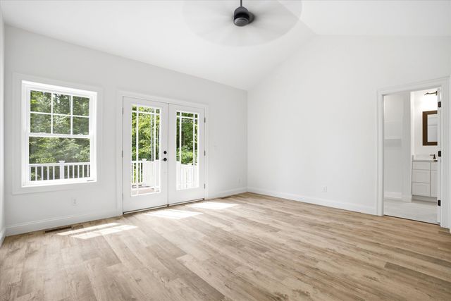 14 Prescott Heights Road, Hooksett, NH 03106