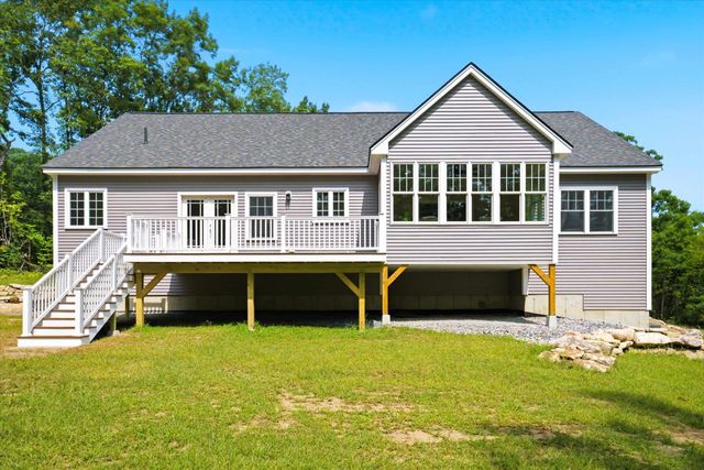 14 Prescott Heights Road, Hooksett, NH 03106