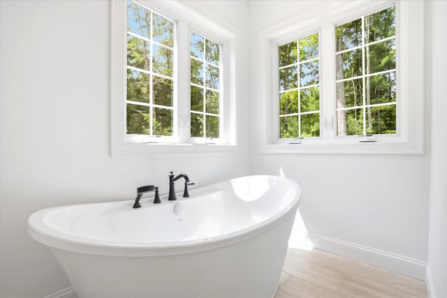 14 Prescott Heights Road, Hooksett, NH 03106